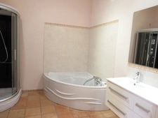 MAISON MEDIEVALE DE VILLAGE ENTIEREMENT RENOVEE  DPE B + DEUXIEME PETITE MAISON AVEC ETAGE QUI SERT DE GARAGE 290000€