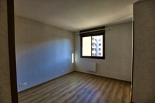 A VENDRE CENTRE VILLE TOULOUSE T2 ENTIEREMENT RENOVE DANS RESIDENCE DE STANDING