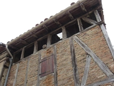 MAISON MEDIEVALE DE VILLAGE ENTIEREMENT RENOVEE  DPE B + DEUXIEME PETITE MAISON AVEC ETAGE QUI SERT DE GARAGE 290000€