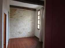 MAISON MEDIEVALE DE VILLAGE ENTIEREMENT RENOVEE  DPE B + DEUXIEME PETITE MAISON AVEC ETAGE QUI SERT DE GARAGE 290000€