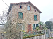 ENSEMBLE IMMOBILIER DE 2 MAISONS EN PIERRE  A RENOVER  PLUS UNE GRANGE FERMEE AVEC TOITURE NEUVE SUR PARCELLE AGRICOLE DE 8087M² CARMAUX (81)