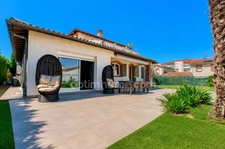 LAUNAGUET – SUPERBE MAISON FAMILIALE DE 170 m² AVEC PISCINE SUR TERRAIN DE 1 357 m²