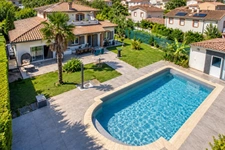 LAUNAGUET – SUPERBE MAISON FAMILIALE DE 170 m² AVEC PISCINE SUR TERRAIN DE 1 357 m²