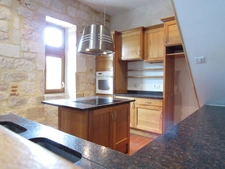 MAISON MEDIEVALE DE VILLAGE ENTIEREMENT RENOVEE  DPE B + DEUXIEME PETITE MAISON AVEC ETAGE QUI SERT DE GARAGE 290000€