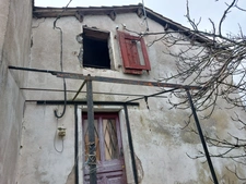 ENSEMBLE IMMOBILIER DE 2 MAISONS EN PIERRE  A RENOVER  PLUS UNE GRANGE FERMEE AVEC TOITURE NEUVE SUR PARCELLE AGRICOLE DE 8087M² CARMAUX (81)