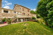  CORPS DE FERME  RENOVE PISCINE ETABLE GRANGE DEPENDANCES SUR 9000M² ARBORES