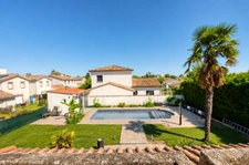 LAUNAGUET – SUPERBE MAISON FAMILIALE DE 170 m² AVEC PISCINE SUR TERRAIN DE 1 357 m²