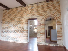 MAISON MEDIEVALE DE VILLAGE ENTIEREMENT RENOVEE  DPE B + DEUXIEME PETITE MAISON AVEC ETAGE QUI SERT DE GARAGE 290000€