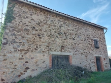 ENSEMBLE IMMOBILIER DE 2 MAISONS EN PIERRE  A RENOVER  PLUS UNE GRANGE FERMEE AVEC TOITURE NEUVE SUR PARCELLE AGRICOLE DE 8087M² CARMAUX (81)