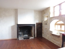 MAISON MEDIEVALE DE VILLAGE ENTIEREMENT RENOVEE  DPE B + DEUXIEME PETITE MAISON AVEC ETAGE QUI SERT DE GARAGE 290000€