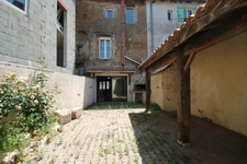 Maison de village de caractère à vendre– 109 m² – 3 chambres + Grenier aménageable (67 m²) - cour extèrieure