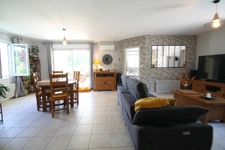 Maison à vendre 4 pièces 109m²  proche de CASTELJALOUX (47) garages, terrain 9800m²