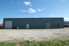 À VENDRE – Bâtiment Professionnel Récent de 550 m² – Damazan (ZAE)- Terrain 3064m²