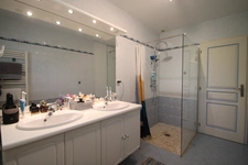 Maison à vendre 4 pièces 109m²  proche de CASTELJALOUX (47) garages, terrain 9800m²