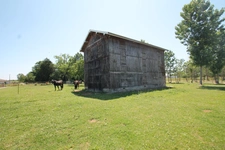 Ancien séchoir à tabac – 83 m² – Terrain de 3 650 m² – Potentiel de réhabilitation en habitation proche de CASTELJALOUX (47)
