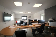À VENDRE – Bâtiment Professionnel Récent de 550 m² – Damazan (ZAE)- Terrain 3064m²