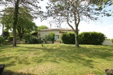 Maison en pierre 163 m² avec dépendances – Piscine- Vue dégagée – terrain 18 000m²- VIRAZEIL (47), à 5 min de Marmande