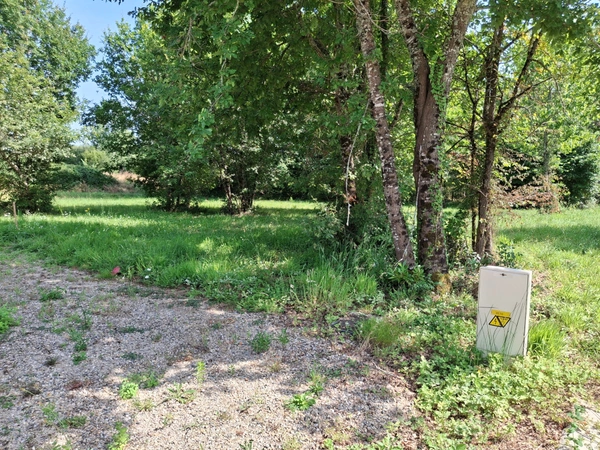 Terrain à vendre 970m² proche de CASTELJALOUX (47) lotissement 8 lots