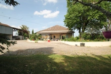Maison en pierre 163 m² avec dépendances – Piscine- Vue dégagée – terrain 18 000m²- VIRAZEIL (47), à 5 min de Marmande