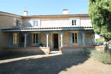 Maison à vendre 8 pièces 268 m² habitables SAINT PARDOUX DU BREUIL (47) avec écuries, dépendances, terrain 22948m²
