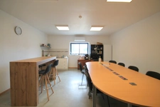 À VENDRE – Bâtiment Professionnel Récent de 550 m² – Damazan (ZAE)- Terrain 3064m²