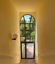 Secteur privilégié, bel appartement T2 avec piscine et garage.