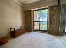 Secteur privilégié, bel appartement T2 avec piscine et garage.