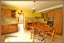 MAISON COEUR DE VILLAGE - 260 m² - 5 CHAMBRES - TERRAIN 1128 m²