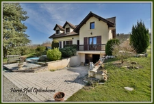 🌅 Vue exceptionnelle – Maison 180m² avec sous-sol & piscine à Bressieux
