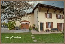 Le charme de l’ancien rénové au cœur de Brézins_5 pièces ; 135m² sur 1000m² de terrain