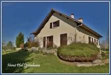 🌅 Vue exceptionnelle – Maison 180m² avec sous-sol & piscine à Bressieux