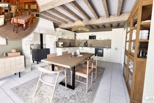 Maison de caractère rénovée de 193 m² + terrain + dépendances – DPE B, fort potentiel 