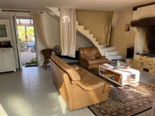 À seulement 5 km de Barneville-Carteret, charmante maison en pierre avec jardin arboré