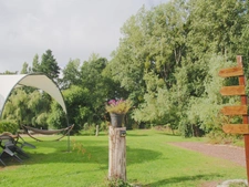 À Vendre – Domaine Touristique & Résidentiel avec Gîtes Insolites en Normandie