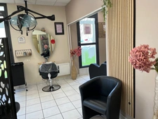 À VENDRE – Fond de Commerce d'un Salon de Coiffure – CAEN QUARTIER MÉMORIAL
