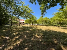 Havre de paix : Maison en pierre rénovée et son verger de 150 pommiers — Rare sur le marché