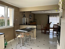 À vendre – Belle maison familiale 6 pièces avec véranda et sous-sol, située à May-sur-Orne