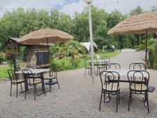 À Vendre – Domaine Touristique & Résidentiel avec Gîtes Insolites en Normandie