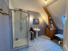 Maison contemporaine 168 m² – 4 chambres – Terrain 1 915 m² – 5 mn d'EVRECY