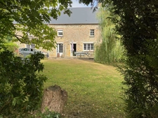 À vendre – Corps de ferme avec habitation, dépendances et terres – Proximité Aunay-sur-Odon (14)