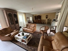 À seulement 5 km de Barneville-Carteret, charmante maison en pierre avec jardin arboré