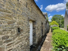 À vendre – Corps de ferme avec habitation, dépendances et terres – Proximité Aunay-sur-Odon (14)