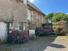 À vendre – Corps de ferme avec habitation, dépendances et terres – Proximité Aunay-sur-Odon (14)