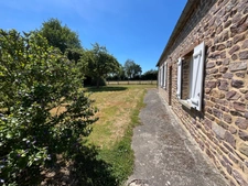 Havre de paix : Maison en pierre rénovée et son verger de 150 pommiers — Rare sur le marché