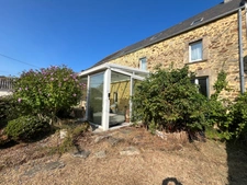 À seulement 5 km de Barneville-Carteret, charmante maison en pierre avec jardin arboré