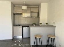 *** SOUS COMPROMIS *** T2 lumineux en dernier étage, avec terrasse et double stationnement – Castanet