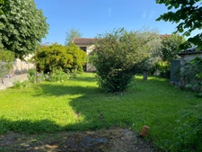 Terrain constructible de 248m², Barrière de Paris