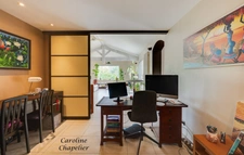 Spacieuse Maison de Plain‑Pied de 178 m², 3 chambres, bureau, garage et jardin arboré avec piscine. 