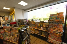 Dpt Bas-Rhin (67), à vendre proche de STRASBOURG Tabac, Presse, Loto, PMU, Relais Colis. 73 m2 - Emplacement n° 1.
