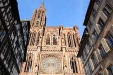 Fonds de commerce à vendre STRASBOURG (67) : Quartier Historique - 204 m2 - Emplaceement n° 1 ++ - Flux Touristes et Locaux - Loyer 10 000 € HT  